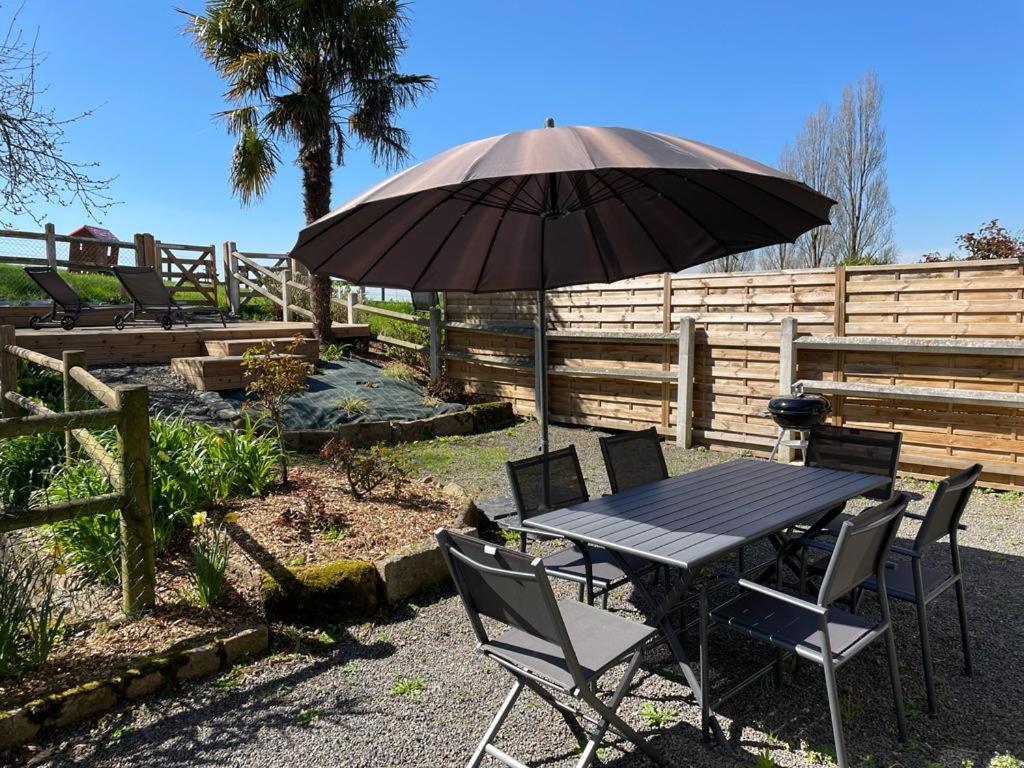 Maison Chaleureuse Avec Terrasse Et Vue Baie Avranches Ngoại thất bức ảnh